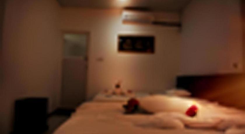 Hotel Glee Тринкомали Экстерьер фото