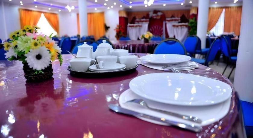 Hotel Glee Тринкомали Экстерьер фото