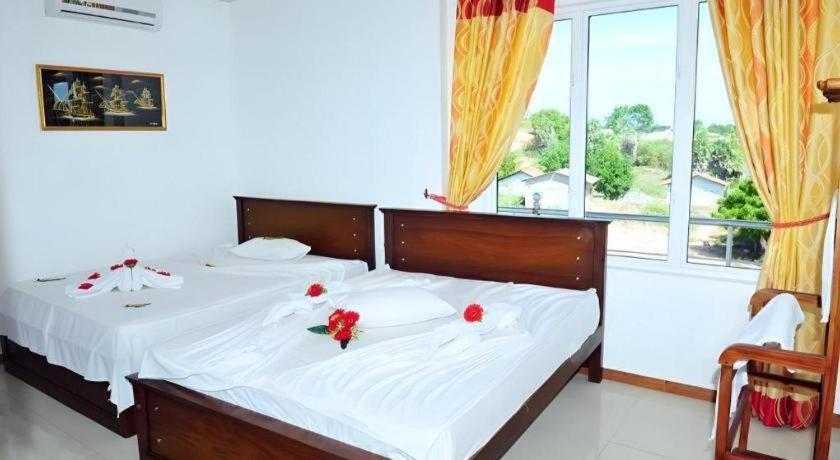 Hotel Glee Тринкомали Экстерьер фото